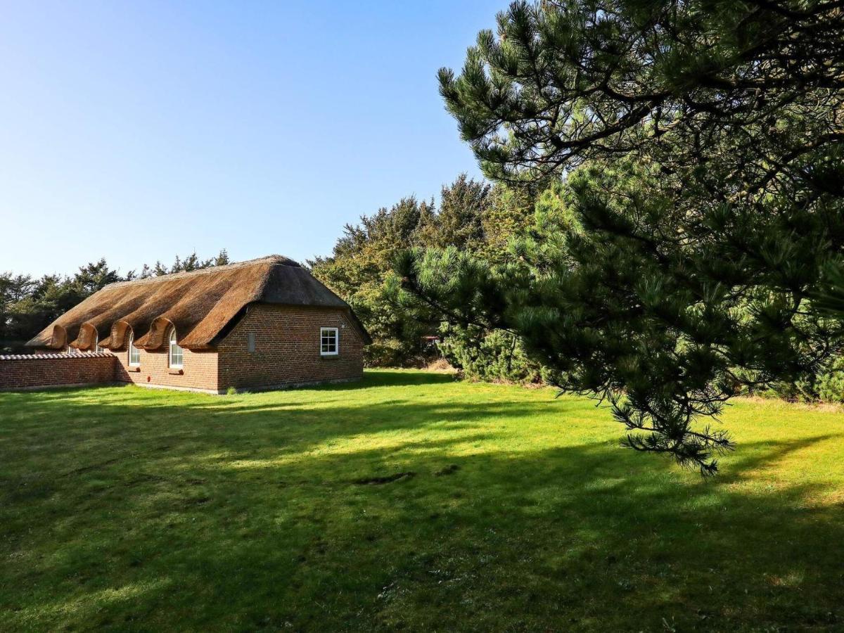 Three-Bedroom Holiday Home In Lokken 1 Exteriör bild
